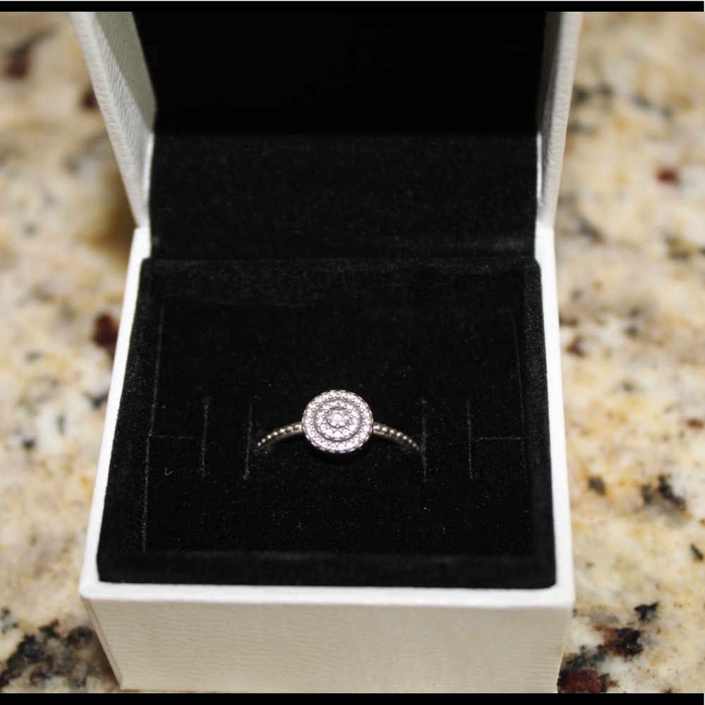 Pandora Elegant Sparkle Ring